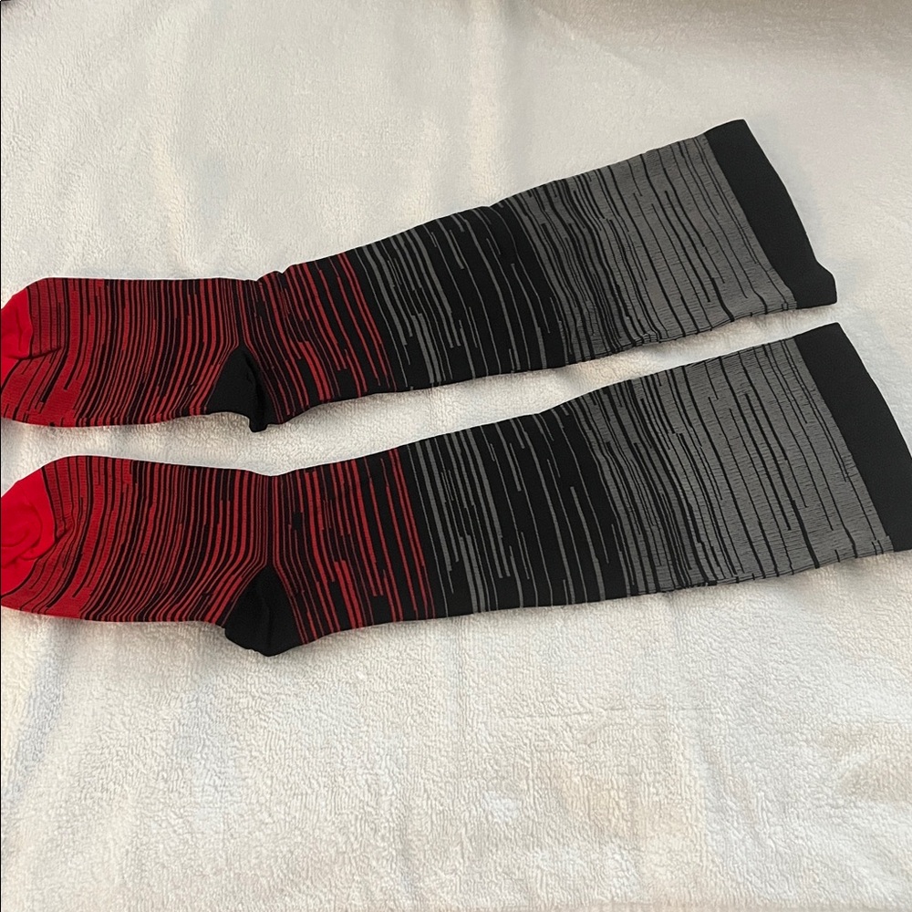 NWOT - Red and Black Gradient Knee-High Compression Socks - XXXXL